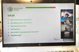 Zoom Meeting, Senioren auf Computer zu sehen
